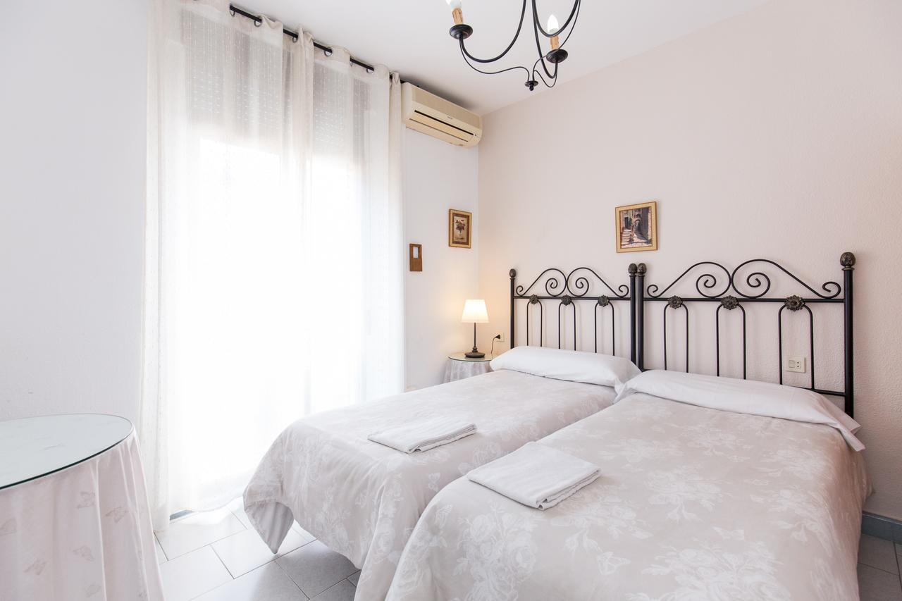 Pension Mesones Granada Luaran gambar