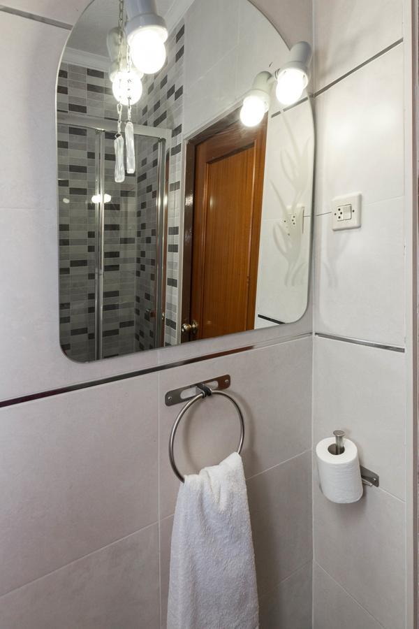 Pension Mesones Granada Luaran gambar